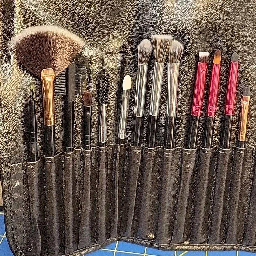 Black Makeup Brush Set of 24 Pleather Case New